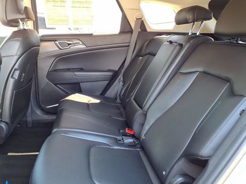 Certified 2023 Kia Sportage EX FWD image 8