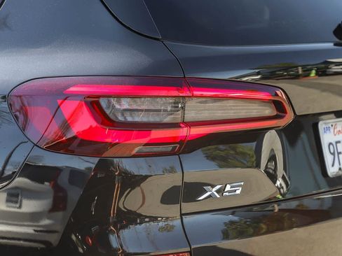 Used 2023 BMW X5 xDrive40i w/ M Sport Package image 7