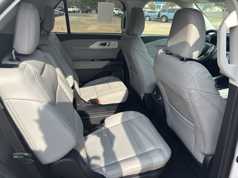 New 2026 Ford Explorer Active w/ Active Comfort Package RWD image 19