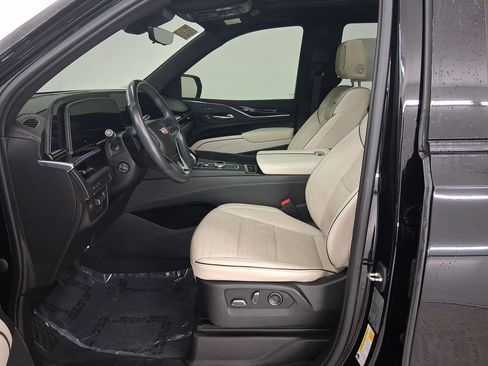 Used 2021 Cadillac Escalade Sport w/ Driver Assist Tech Package image 5