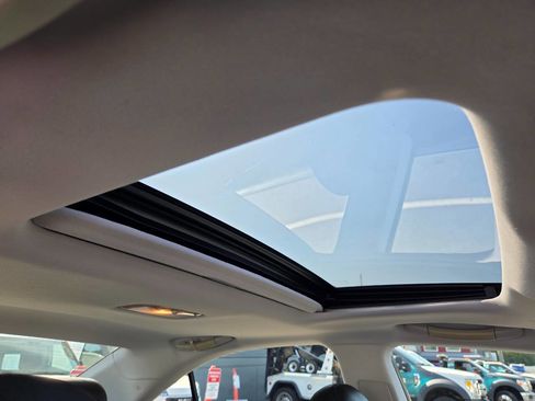 Used 2010 Lexus HS 250h image 17