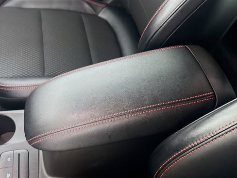 Used 2025 Ford Escape ST-Line image 18