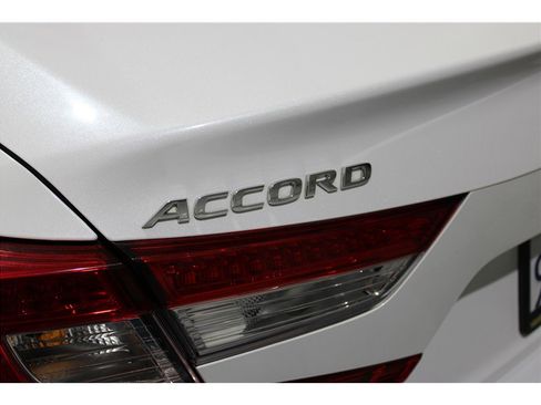 Used 2020 Honda Accord EX image 16