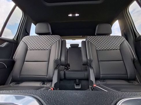 New 2026 GMC Acadia Denali w/ Super Cruise Package FWD image 34