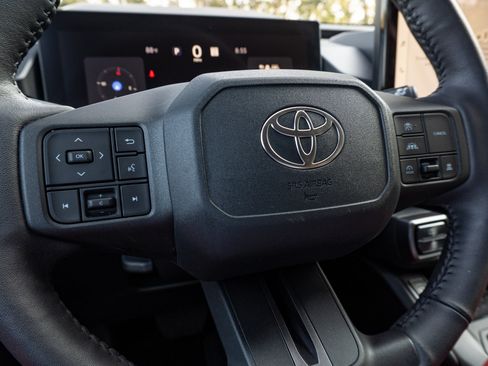 Used 2026 Toyota RAV4 Limited AWD/4WD image 31