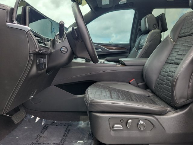 Used 2023 Cadillac Escalade Sport Platinum RWD image 30