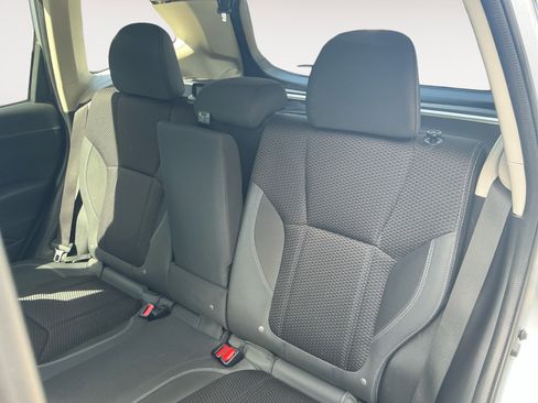 Used 2019 Subaru Forester Premium AWD/4WD image 13