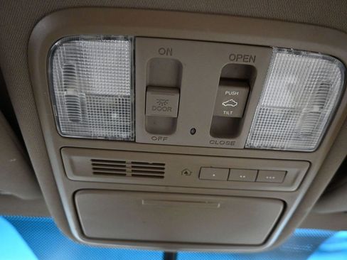 Used 2014 Honda Pilot Touring image 32