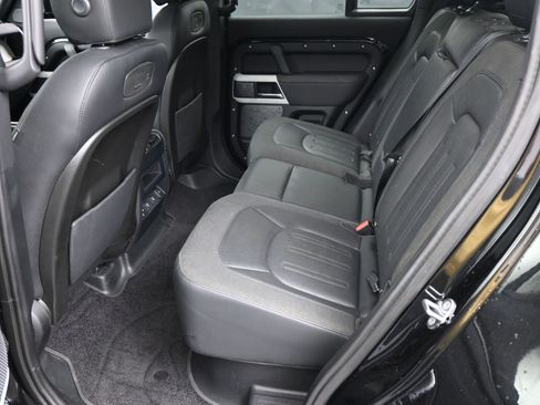 Used 2021 Land Rover Defender 110 SE image 6