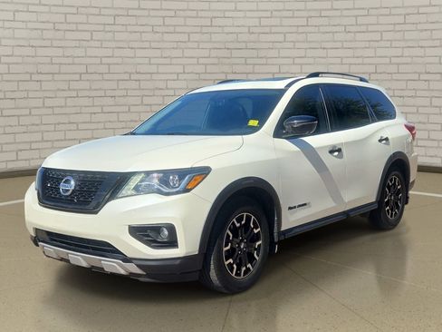 Used 2020 Nissan Pathfinder SL FWD image 1