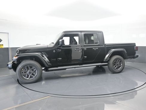 New 2026 Jeep Gladiator Sport image 2