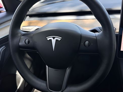 Used 2022 Tesla Model 3 Long Range AWD/4WD image 12