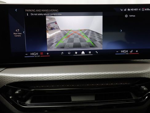 New 2026 BMW 330i xDrive Sedan w/ M Sport Package image 10