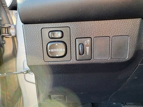 Used 2016 Toyota RAV4 XLE AWD/4WD image 20