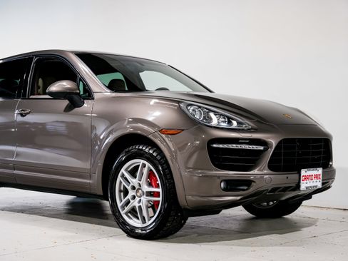 Used 2013 Porsche Cayenne Turbo AWD/4WD image 49