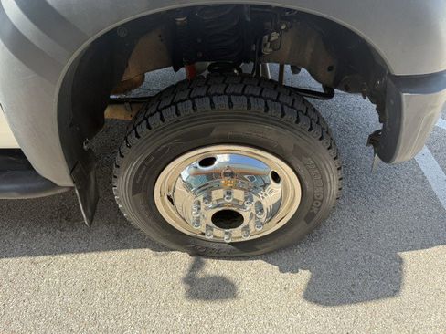 Used 2015 Ford F550 4x4 Regular Cab Super Duty image 15