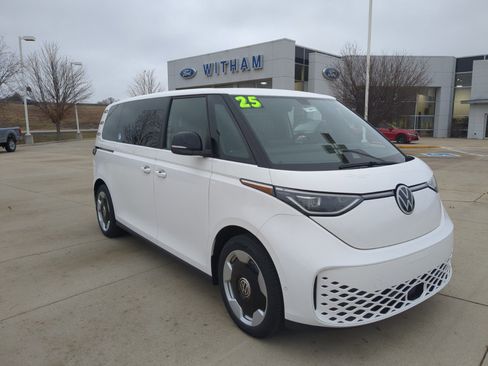 New 2025 Volkswagen ID. Buzz Pro S image 2