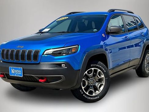 Used 2020 Jeep Cherokee Trailhawk w/ Cold Weather Group AWD/4WD image 3