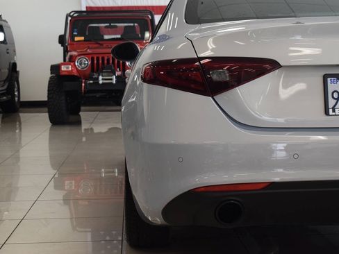 Used 2022 Alfa Romeo Giulia Ti RWD image 13
