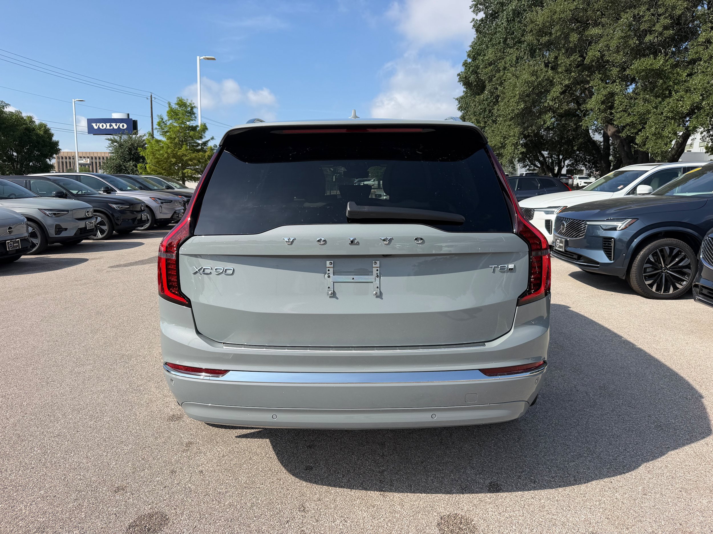 New 2026 Volvo XC90 T8 Plus w/ Protection Package Premier AWD/4WD image 5