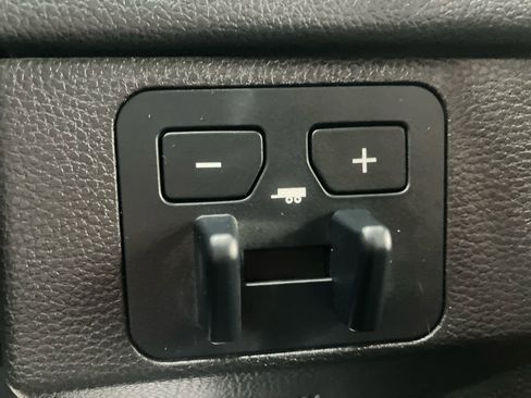 Used 2025 Toyota Sequoia Limited image 28