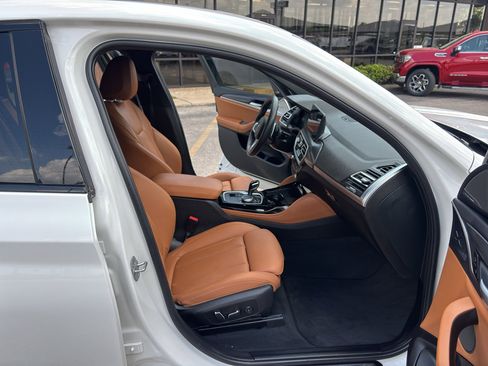Used 2025 BMW X4 xDrive30i w/ Premium Package image 16
