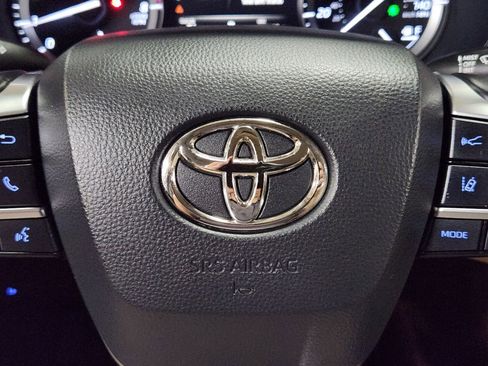 Used 2021 Toyota Highlander XLE FWD image 49