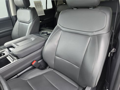 Used 2026 Ford Expedition Active RWD image 16