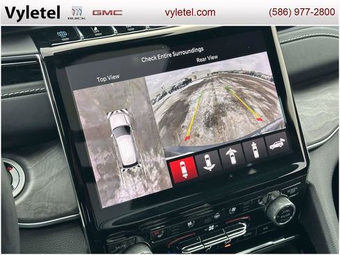 Used 2022 Jeep Grand Cherokee Overland w/ Advanced Protech Group III image 28