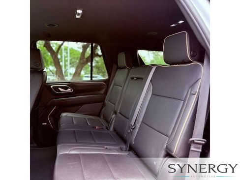 Used 2024 GMC Yukon SLT AWD/4WD image 25