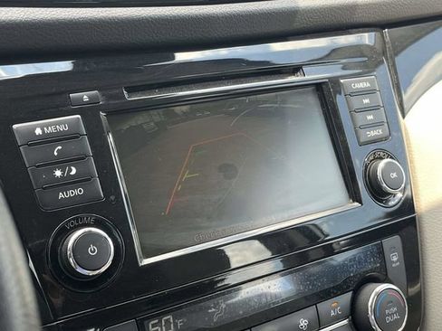 Used 2020 Nissan Rogue Sport SV AWD/4WD image 29