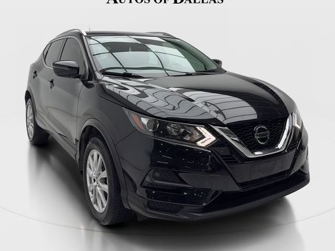 Used 2020 Nissan Rogue Sport SV FWD image 2