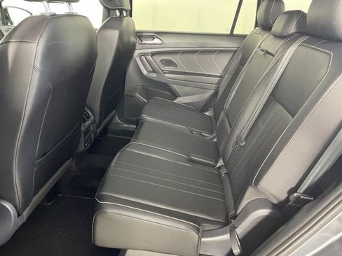 Used 2023 Volkswagen Tiguan SE R-Line FWD image 17