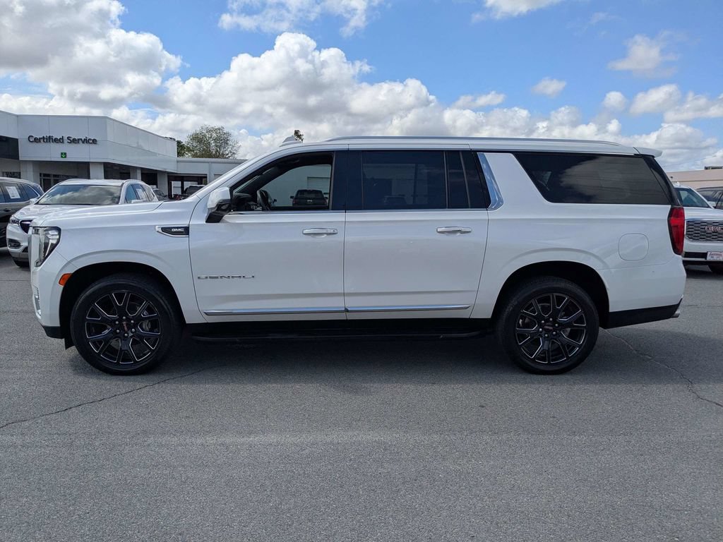 Used 2023 GMC Yukon XL Denali AWD/4WD image 7
