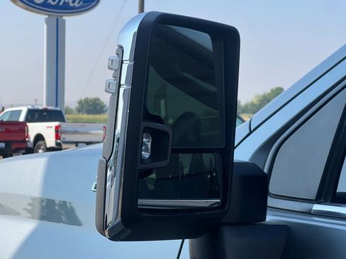 Used 2024 Chevrolet Silverado 2500 High Country w/ Technology Package image 28