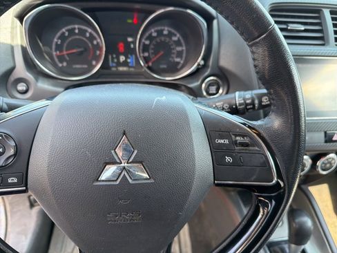 Used 2018 Mitsubishi Outlander Sport SE FWD image 15
