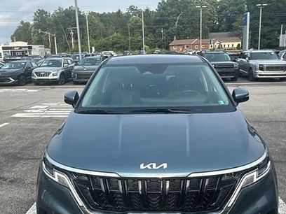 Used 2024 Kia Carnival EX