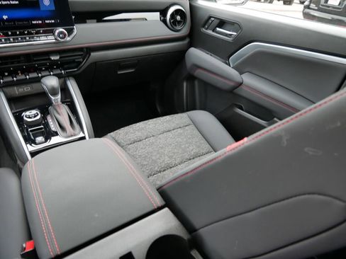 Used 2023 Chevrolet Colorado Z71 w/ Z71 Convenience Package 2 image 15