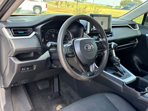 Used 2023 Toyota RAV4 LE FWD image 11