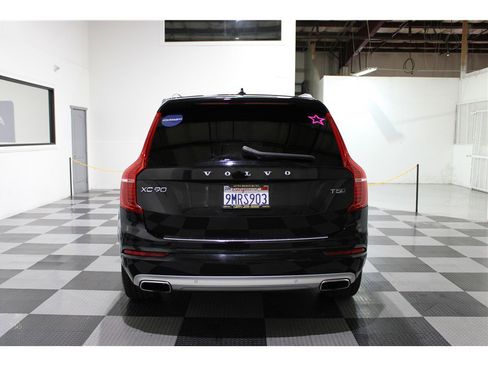 Used 2021 Volvo XC90 T5 Momentum w/ Protection Package Premier image 5