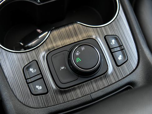 Used 2023 GMC Acadia SLT image 28