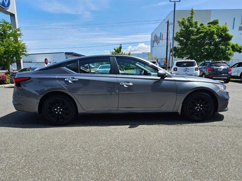 Used 2020 Nissan Altima 2.5 S w/ Driver Assist Package FWD image 2