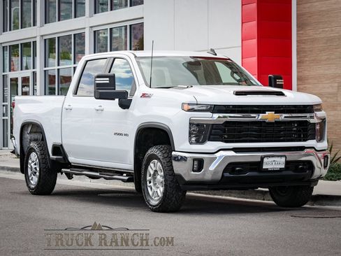 Used 2024 Chevrolet Silverado 2500 LT w/ Convenience Package AWD/4WD image 1