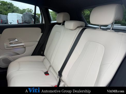 Certified 2024 Mercedes-Benz GLA 250 4MATIC image 21