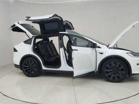 Used 2022 Tesla Model X image 69