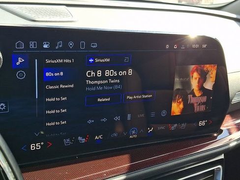Used 2025 Chevrolet Traverse RS AWD/4WD image 20