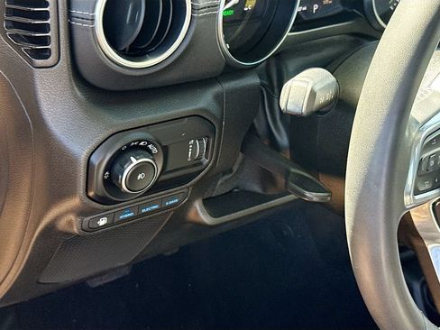 Used 2023 Jeep Wrangler Unlimited Sahara AWD/4WD image 10