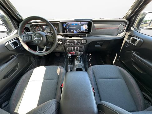 Used 2024 Jeep Wrangler Rubicon AWD/4WD image 10