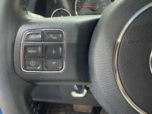 Used 2017 Jeep Wrangler Unlimited Rubicon w/ Connectivity Group AWD/4WD image 28