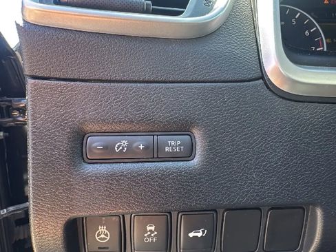 Used 2016 Nissan Murano Platinum w/ Platinum Technology Package FWD image 13